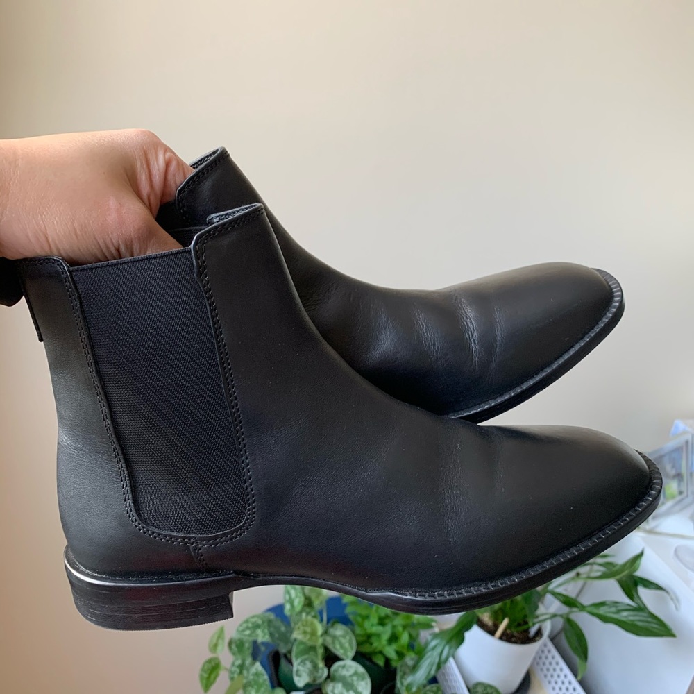 ASOS DESIGN April leather chelsea boots in black